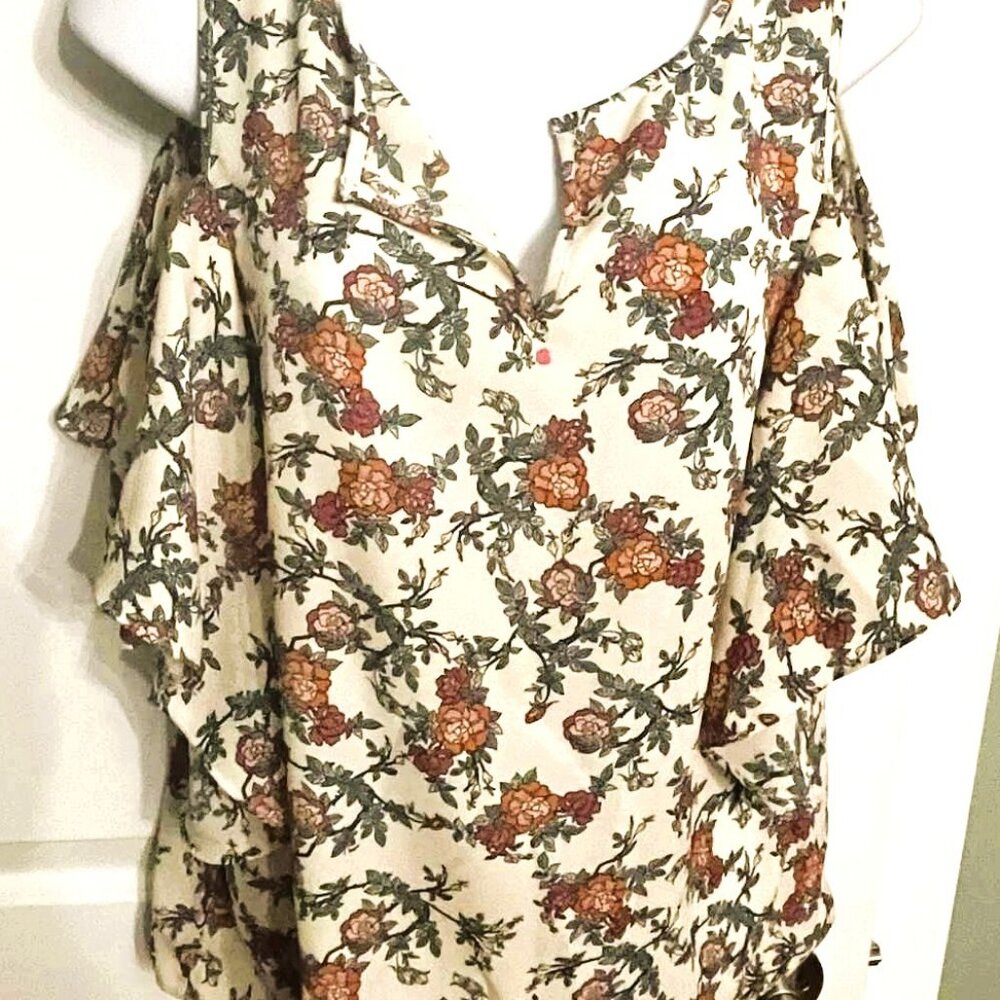 🌹 Max Studio Floral Cold Shoulder Blouse Romantic Sexy Top M